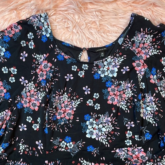 Torrid Floral Challis Bell Sleeve Dress Size 28 - Picture 3 of 8